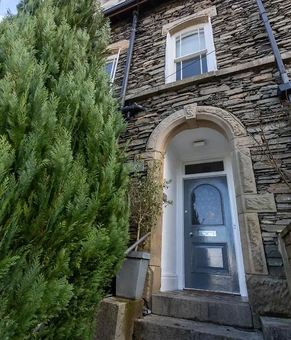 Ashleigh House-1