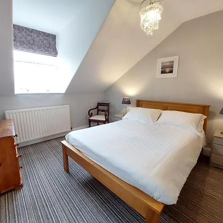 Ashleigh House-2